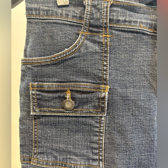 C’est Toi Women’s Denim Button Flap Pockets Capri Pants | Size 15/16 - Picture 3 of 7